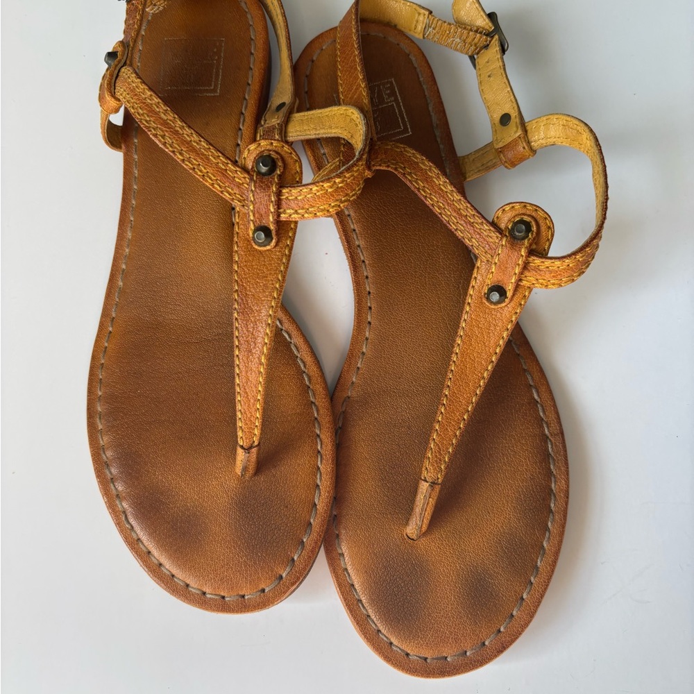 Frye Brown Leather Sandals Slim T- Strap Ankle Buckle Closure Size 8 - Picture 2 of 7